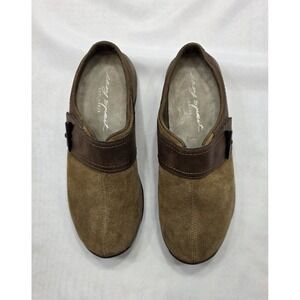 Easy Spirit Eseliana Women's Brown Suede Slip On Mule Clogs. Size 8.5M